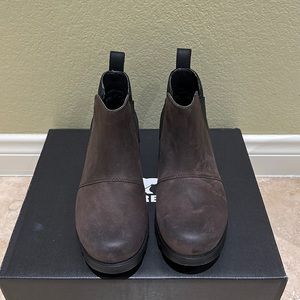 Sorel Emilie chelsea waterproof leather blackened boots 8 NWT
